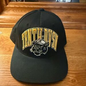 10 Deep Tenth Division Snapback Starter Hat with Yellow Embroidery